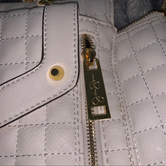 Jessica Simpson Handbag - Picture 3 of 10